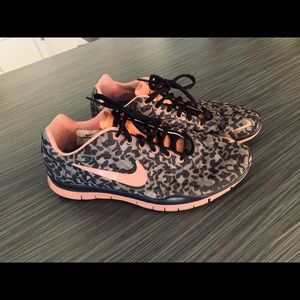 Women’s nikes running shoes